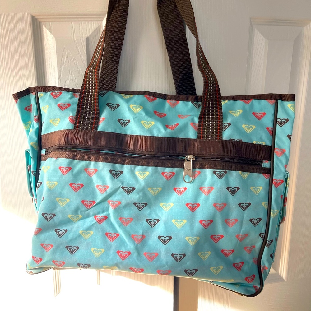 Phenomenal Roxy tote with unlimited organization. HEU